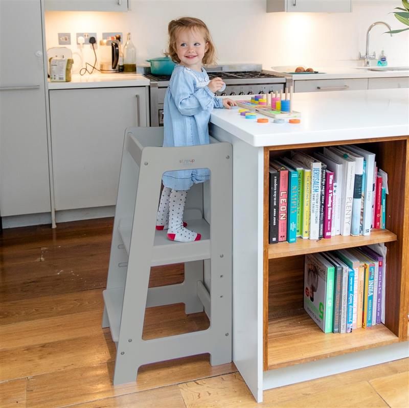 La tour d'apprentissage Montessori avec marchepied réglable